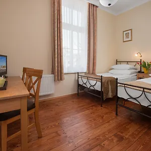 Sedan Hotell